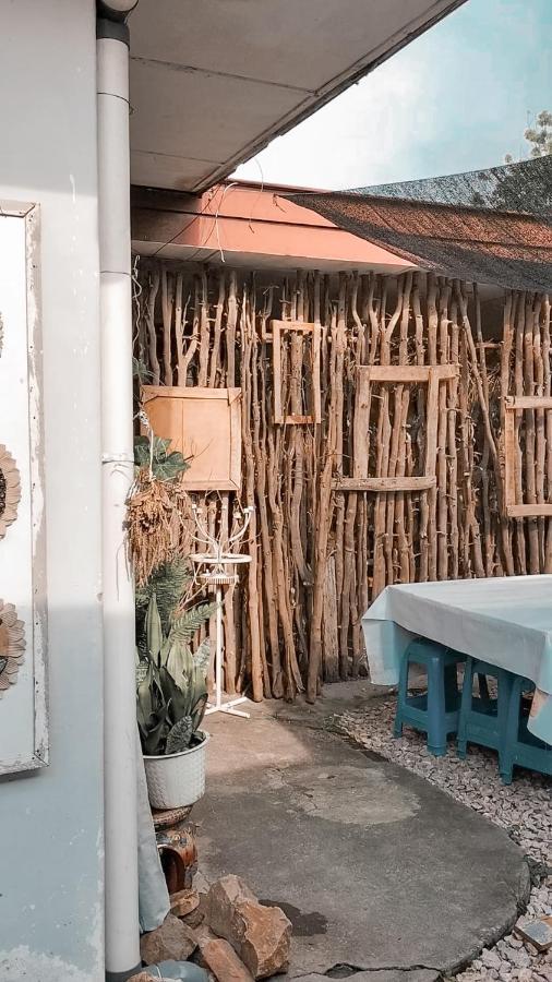 Brussels Homestay Kost Balige 外观 照片