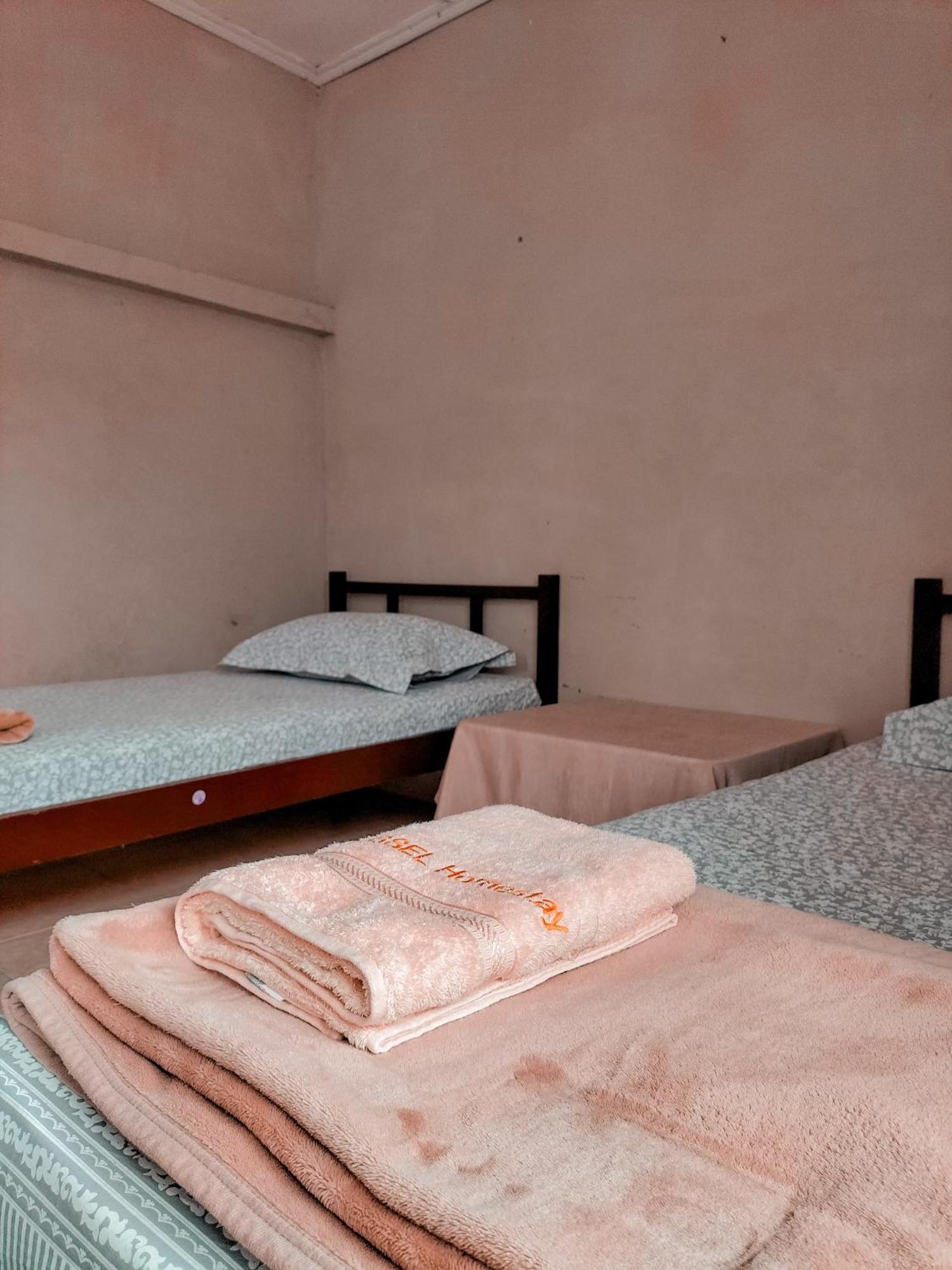Brussels Homestay Kost Balige 外观 照片